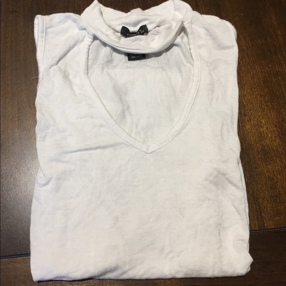 WHITE RUE21 CUT-OUT TOP